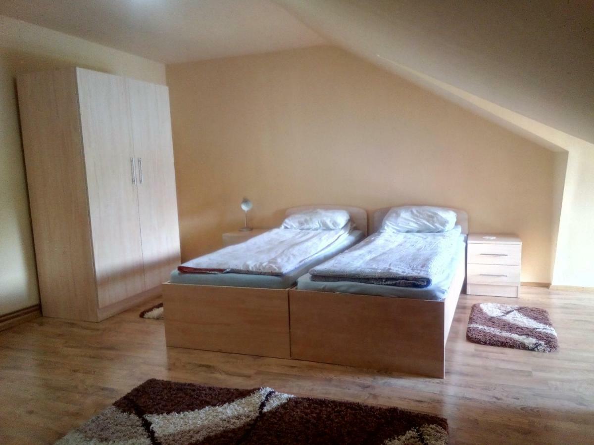 Timi Kulcsoshaz Hotel Lăzarea Екстериор снимка